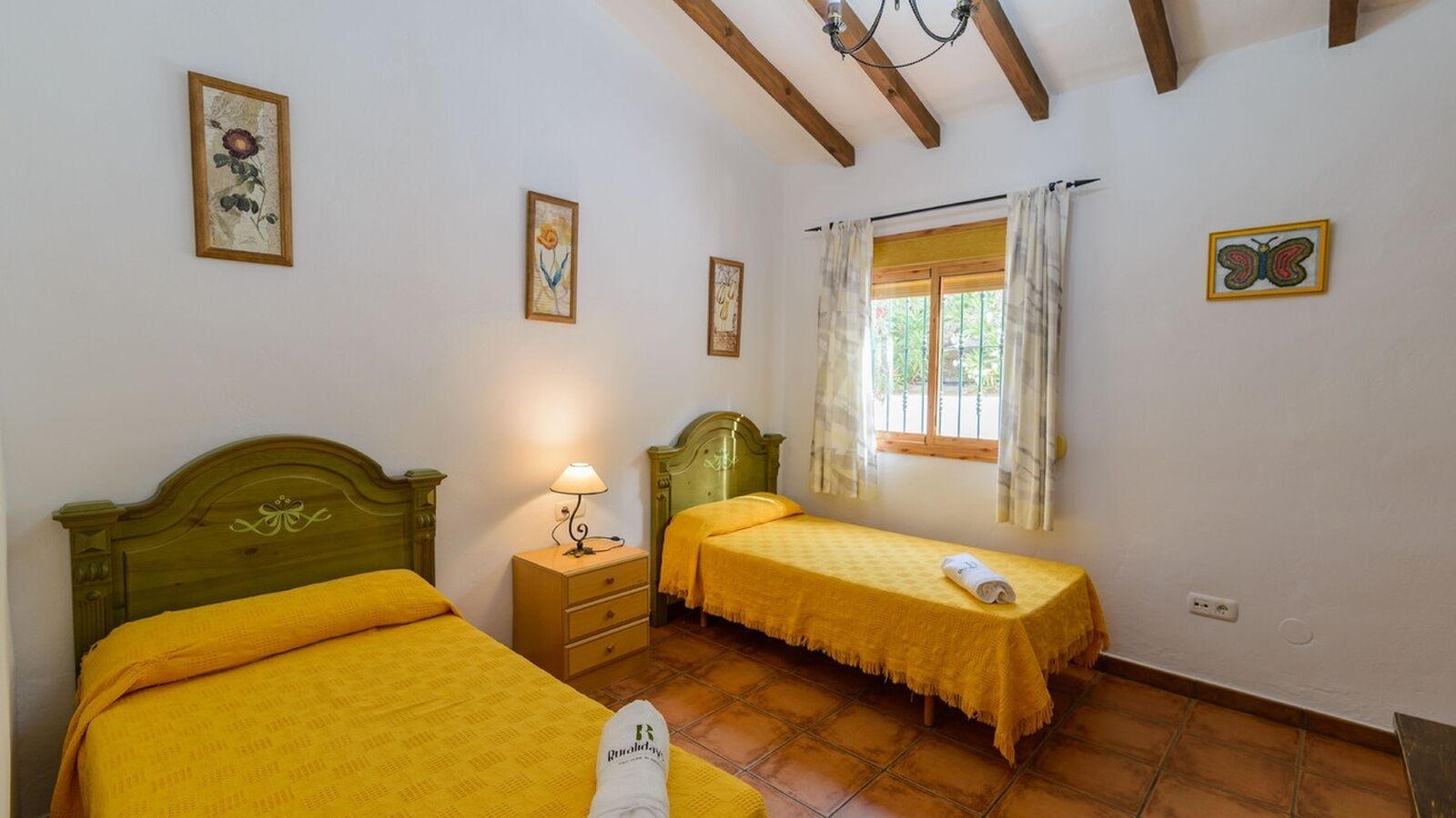 Chalet Los Almendrales Sayalonga by Ruralidays