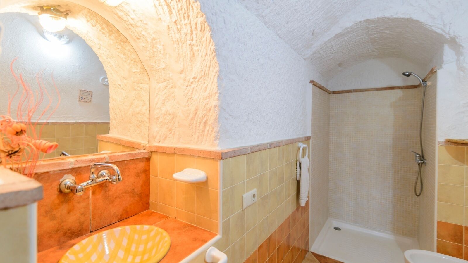 Cuevas La Chumbera - Casa La Higuera 4pax Fonelas by Ruralidays