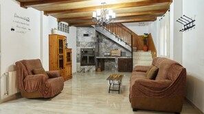 TV, lareira, pebolim