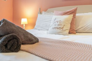 아파트 (Ground Floor) | 1 개의 침실, 책상, 다리미/다리미판, 무료 WiFi