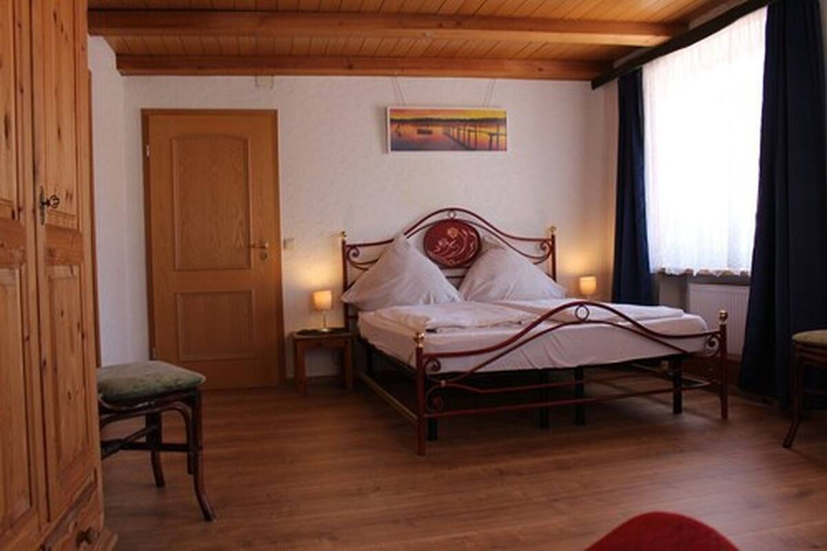 Soundproofing, WiFi (free), bed sheets