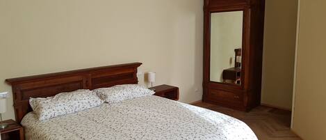 1 Schlafzimmer, Bügeleisen/Bügelbrett, Reisekinderbett, kostenloses WLAN