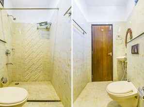 Premium Room | Bathroom | Shower, rainfall showerhead, free toiletries, towels - FabHotel Paradise For You (Rahata)