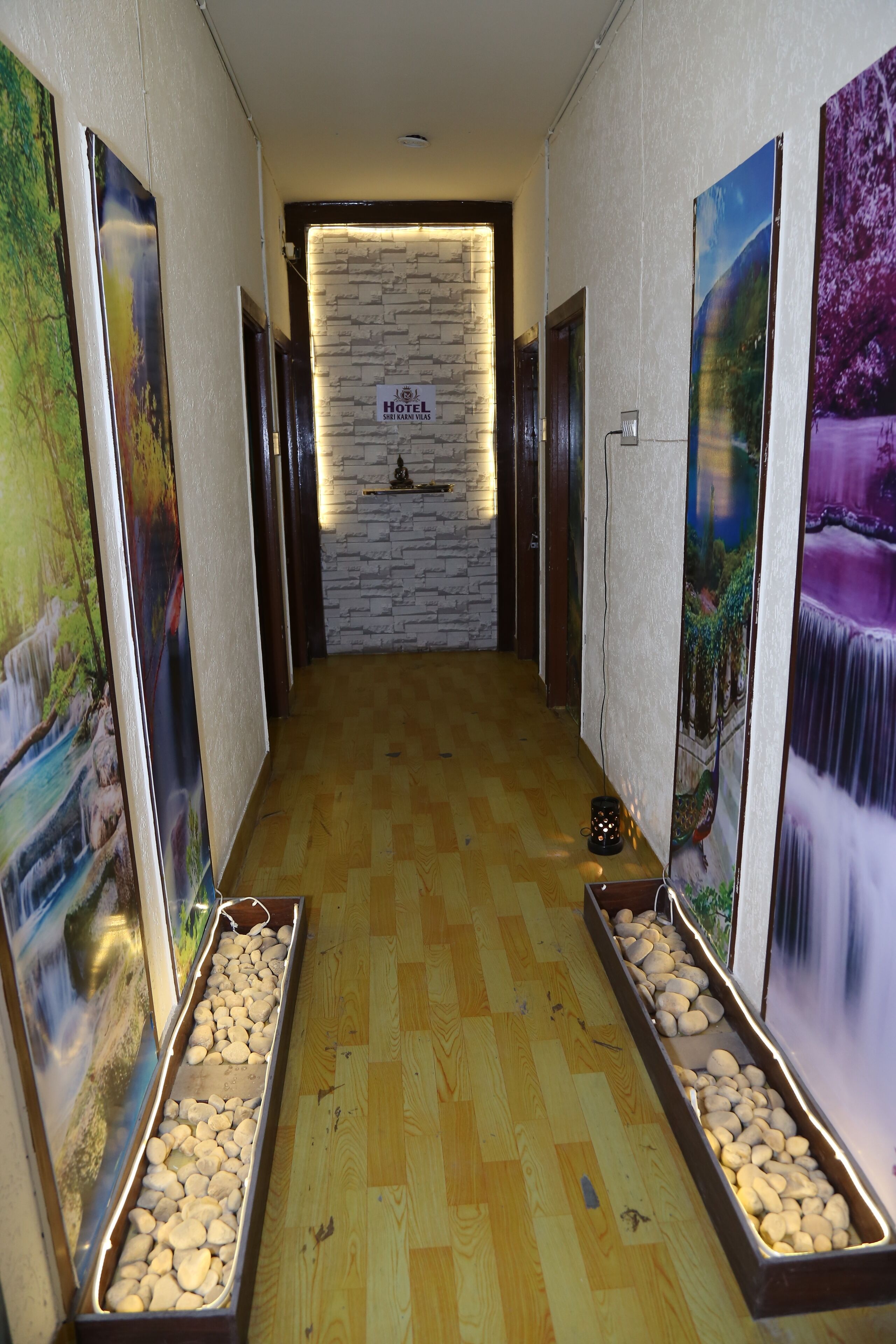 Couples treatment room(s), deep-tissue massages, Swedish massages
