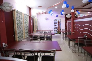 Restaurant - Hotel Shri Karani Vilas (Chittorgarh)