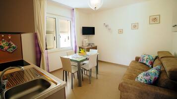 Apartment, Balcony | Living area
