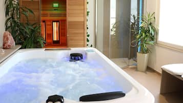 Bồn tắm spa trong nhà