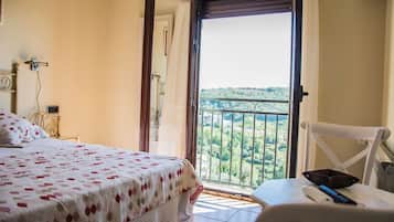 Chambre Double (Las Nogaleas) | Bureau, lits bébé (gratuits), lits pliants/supplémentaires