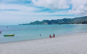 Lasten leikkialue ulkona