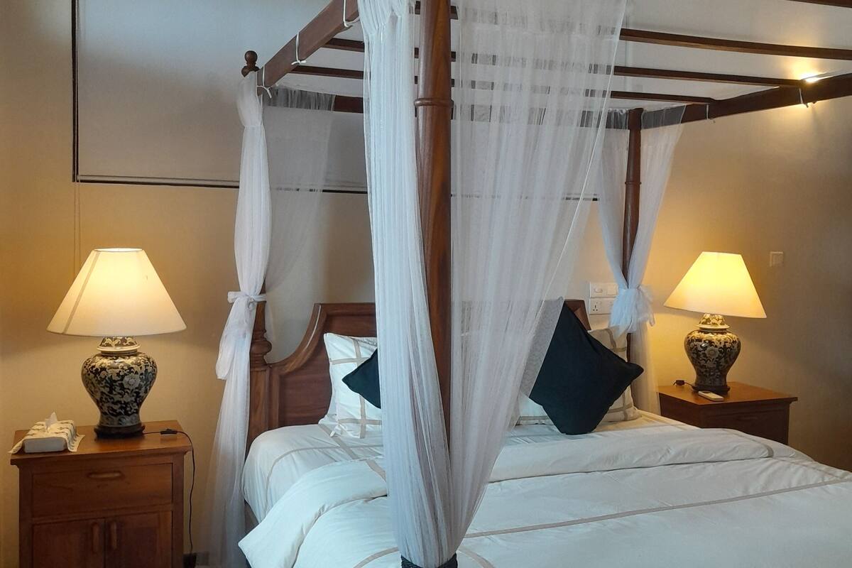 Quarto casal luxo, vista para o oceano | Roupas de cama premium, frigobar, cofres nos quartos