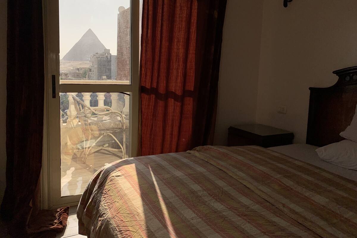 Deluxe Room, 1 Bedroom | In-room safe, WiFi (free)