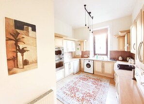 Apartment, 3 Bedrooms | Private kitchen