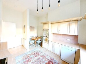Private kitchen - Spacious Apartment In Glasgow (Glasgow)