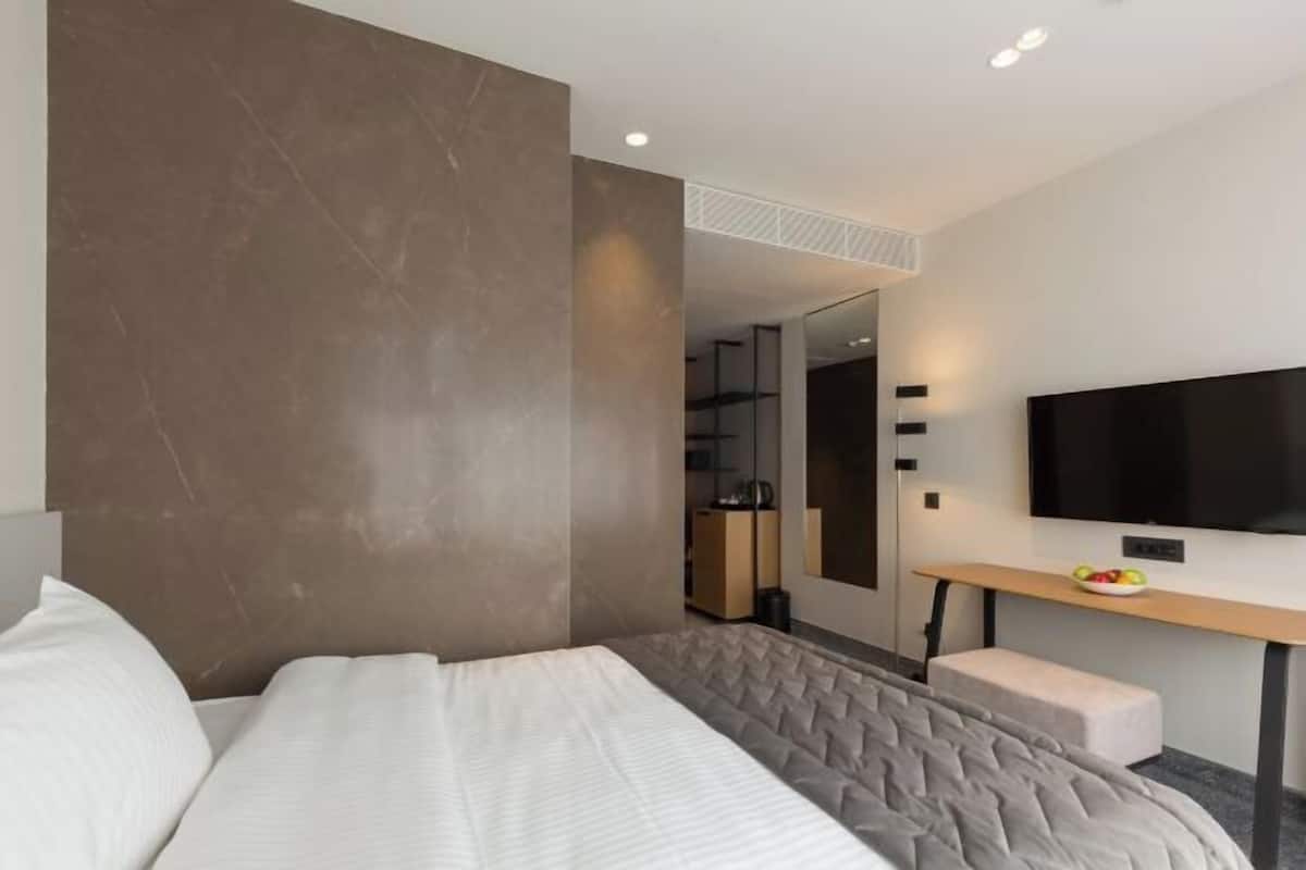 Minibar, in-room safe, desk, blackout drapes