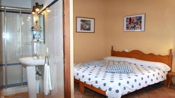 Appartement, 2 slaapkamers, tuin | Een bureau, gratis babybedden, gratis wifi, beddengoed