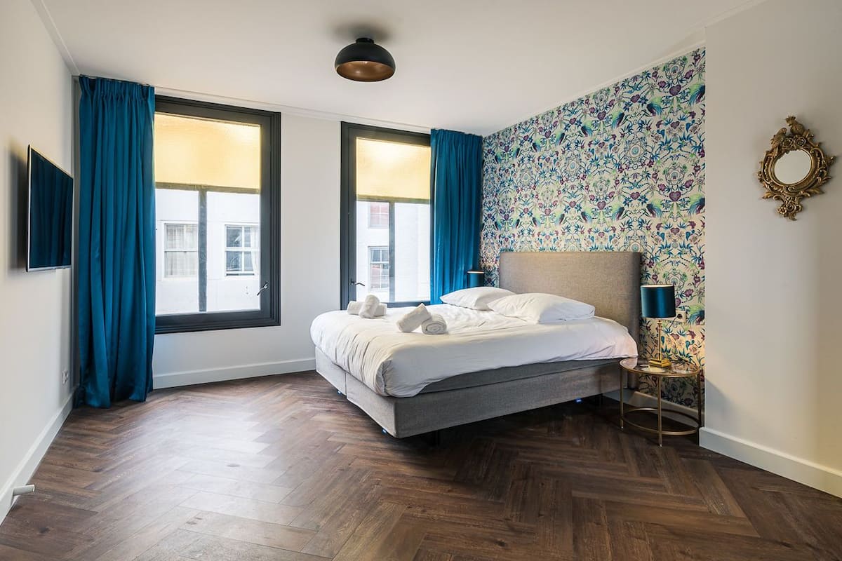 Suite, Badewanne | 1 Schlafzimmer, individuell dekoriert, individuell eingerichtet