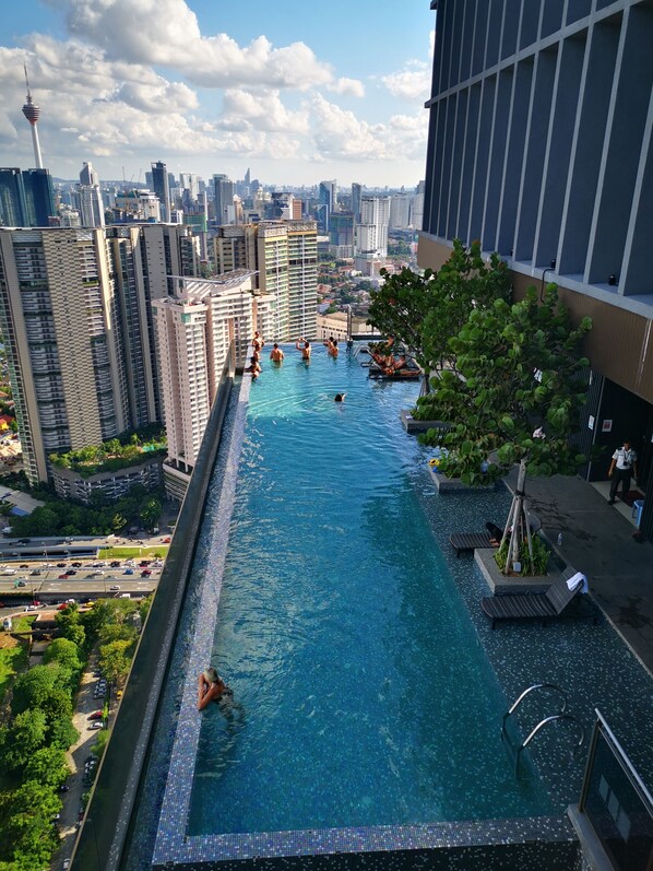Outdoor pool - 1BR High Floor w KLCC City Lake View EXPRESSIONZ (Kuala Lumpur)