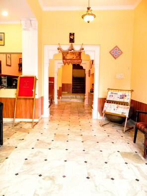 Lobby - Hotel Kishan Kunj (Kota)