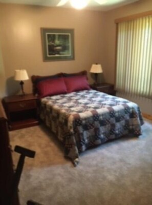 2 bedrooms, iron/ironing board, WiFi, bed sheets