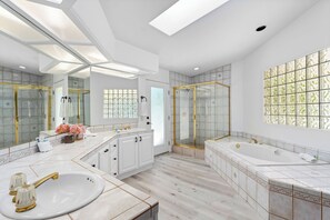 Unclassified image, 2 of 49, button