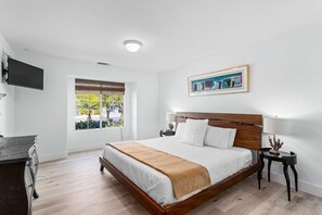 4 bedrooms, iron/ironing board, free WiFi