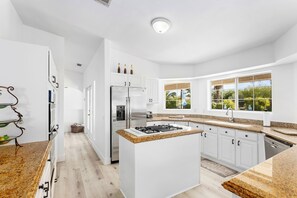 Unclassified image, 5 of 49, button