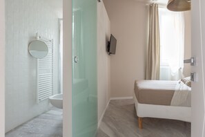 1 bedroom, iron/ironing board, WiFi, bed sheets - Stylish double bedroom flat in Lambrate Design District (Milan)