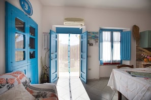 2 Schlafzimmer, Bügeleisen/Bügelbrett