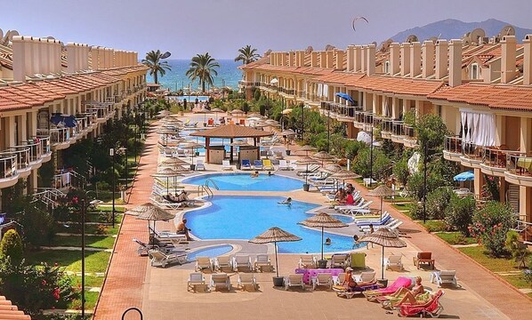 Außenpool, Liegestühle