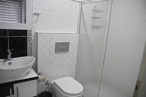 Villa | Bathroom | Shower, towels - Villa 6790 (Mugla)