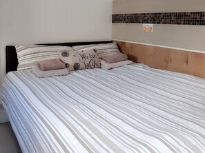 1 bedroom, free WiFi, bed sheets - Private Studio with Private Entrance and Private  Terrace (London)