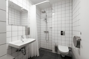 Standard Double Room, Private Bathroom | Bathroom - BOOK1 by Brøchner Hotels (Aarhus)