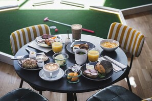 Esmorzar diari de cuina local (89 DKK per persona) 