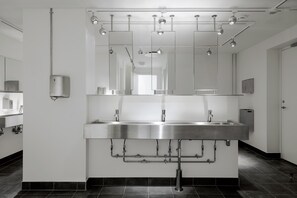 Shower, rainfall showerhead, towels, soap - BOOK1 by Brøchner Hotels (Aarhus)