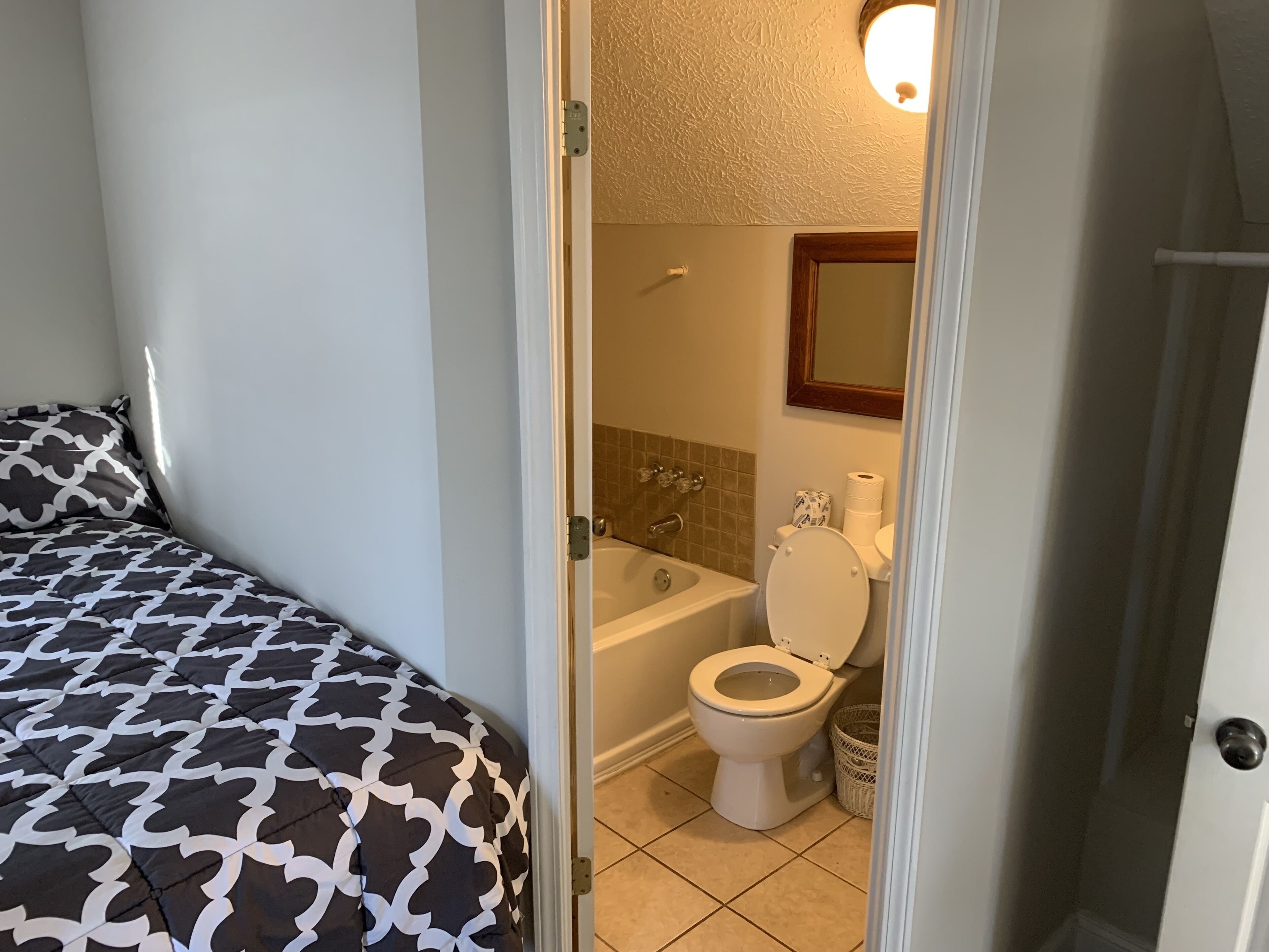 Pickwick Hills Lakeview Retreat