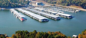 Spacious House 2 Huge Balconies with Fantastic Views! Close to Aqua Marina!