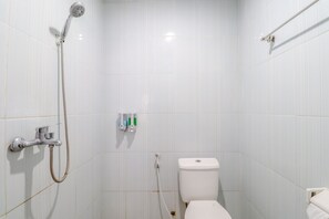 Kahden hengen standard-huone | Kylpyhuone | Suihku, pyyhkeet