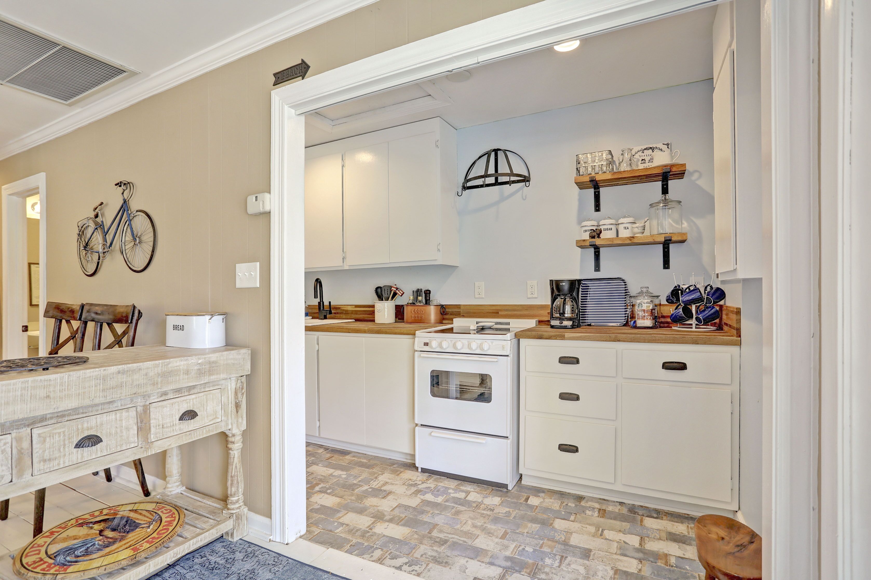 Private Cottage in Historic Yorktown (at Yorktown Cottages)