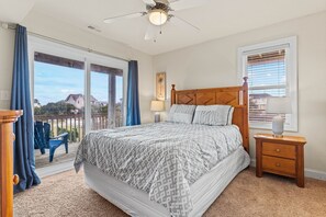 8 室のベッドルーム、アイロン / アイロン台、WiFi (無料)、ベッドシーツ