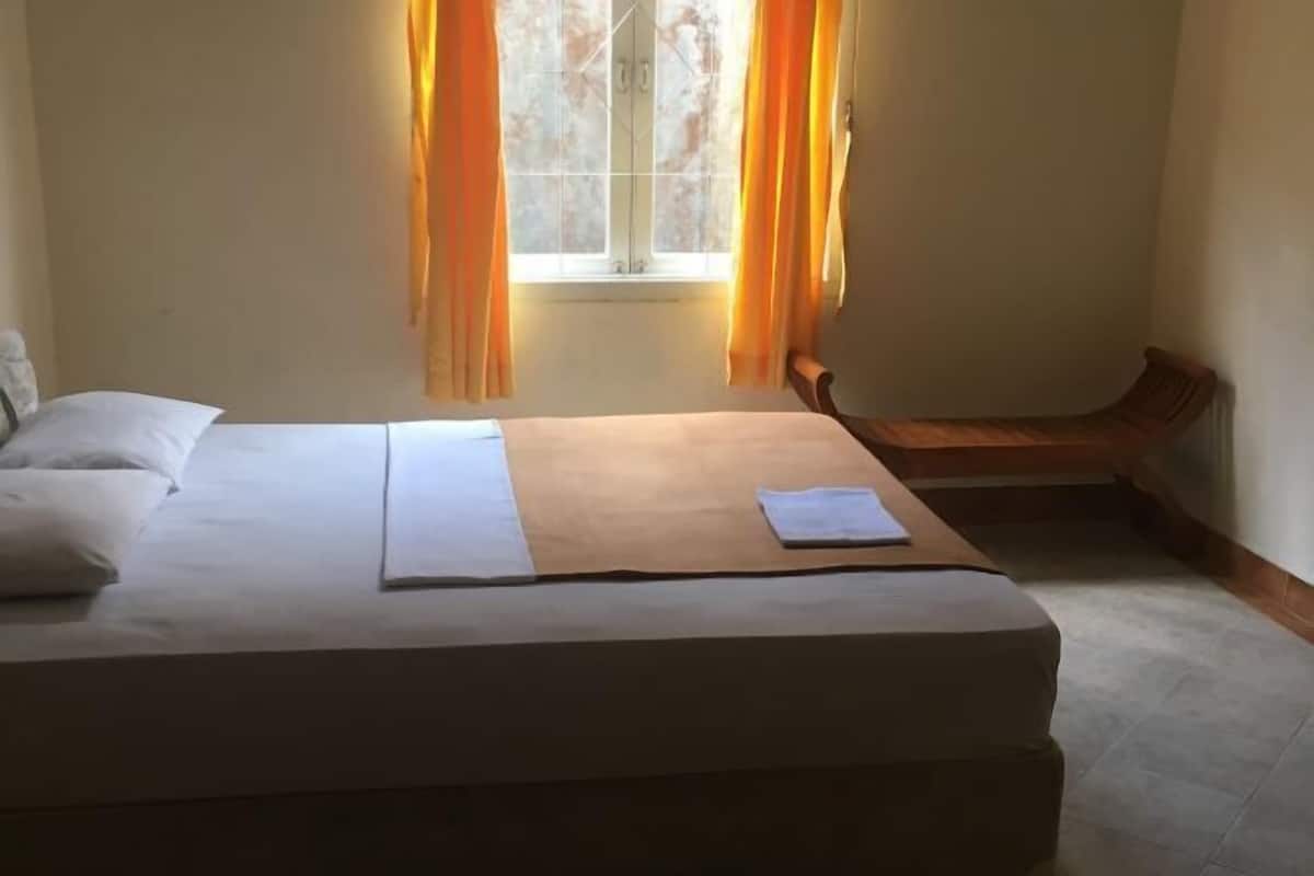 Desk, bed sheets