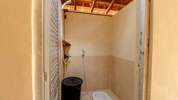 Douche, serviettes fournies