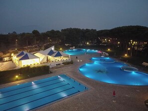 Seasonal outdoor pool