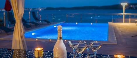 Outdoor pool, a heated pool