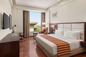 Premium bedding, minibar, in-room safe, desk