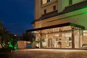 Fachada de la propiedad