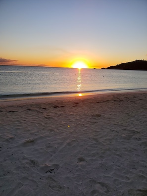 Beach nearby, sun loungers, beach towels