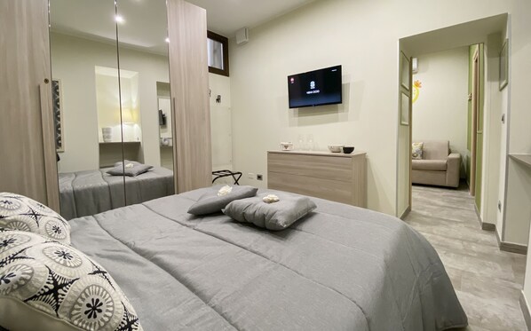 1 bedroom, iron/ironing board, WiFi, bed sheets