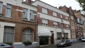 Front of property - Hotel Joly (Armentières)