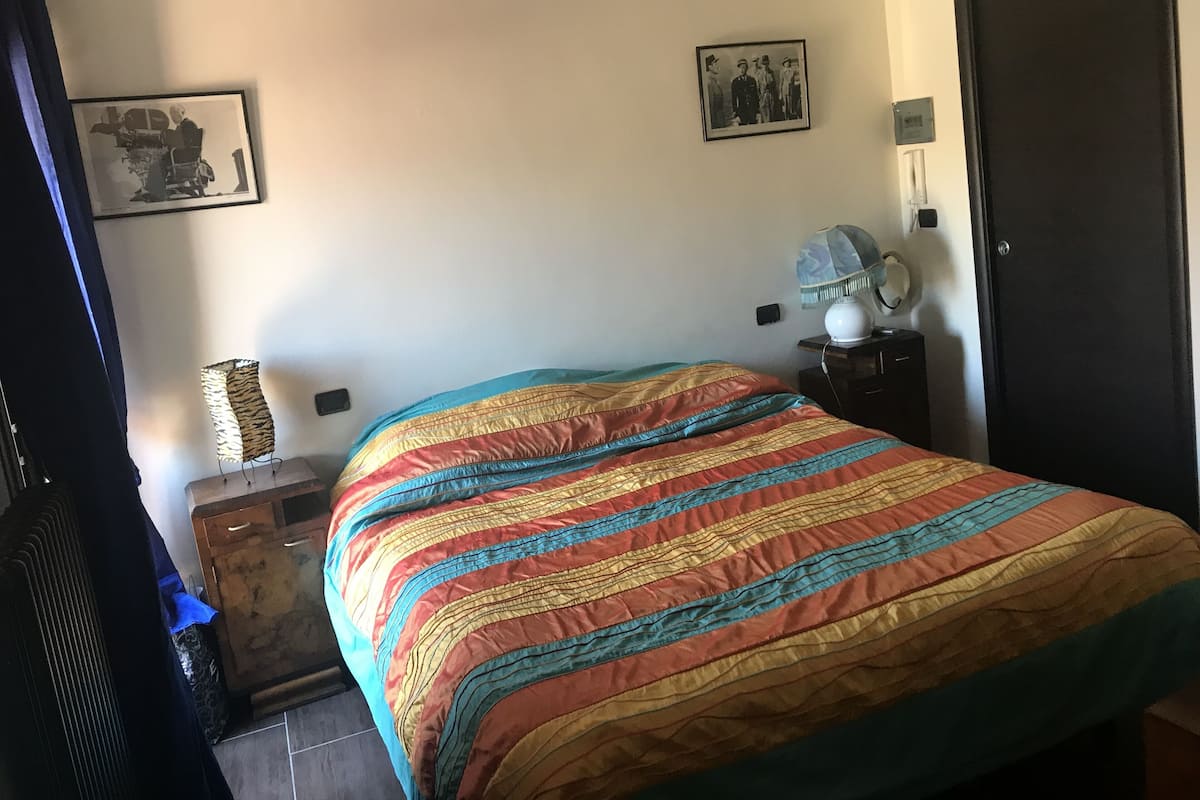 2 habitaciones, tabla de planchar con plancha y wifi gratis 