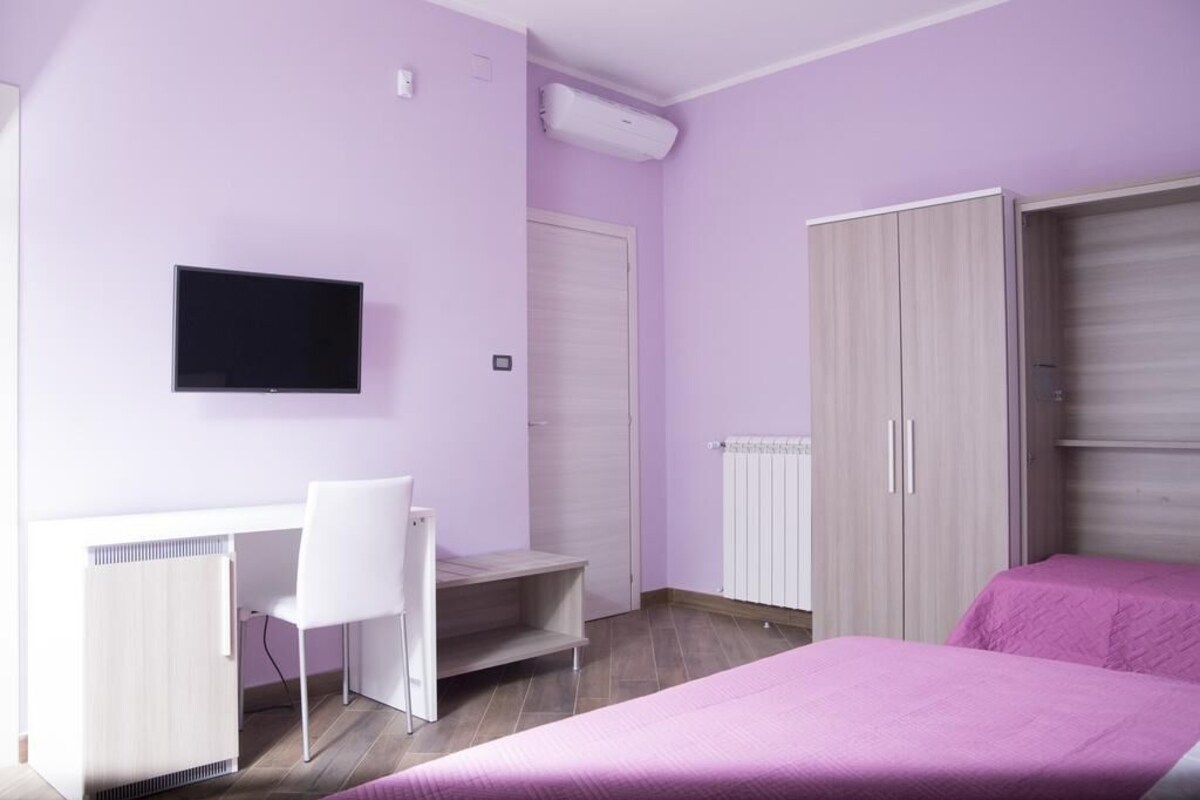 Decoración personalizada, muebles diferentes y escritorio 